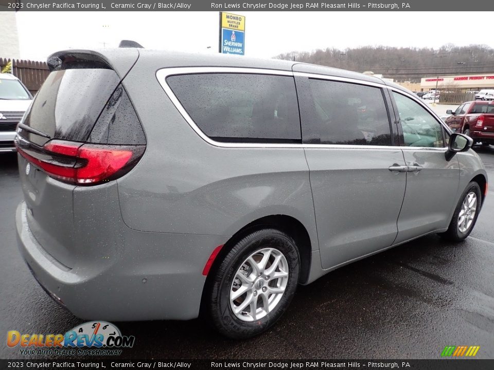 2023 Chrysler Pacifica Touring L Ceramic Gray / Black/Alloy Photo #6