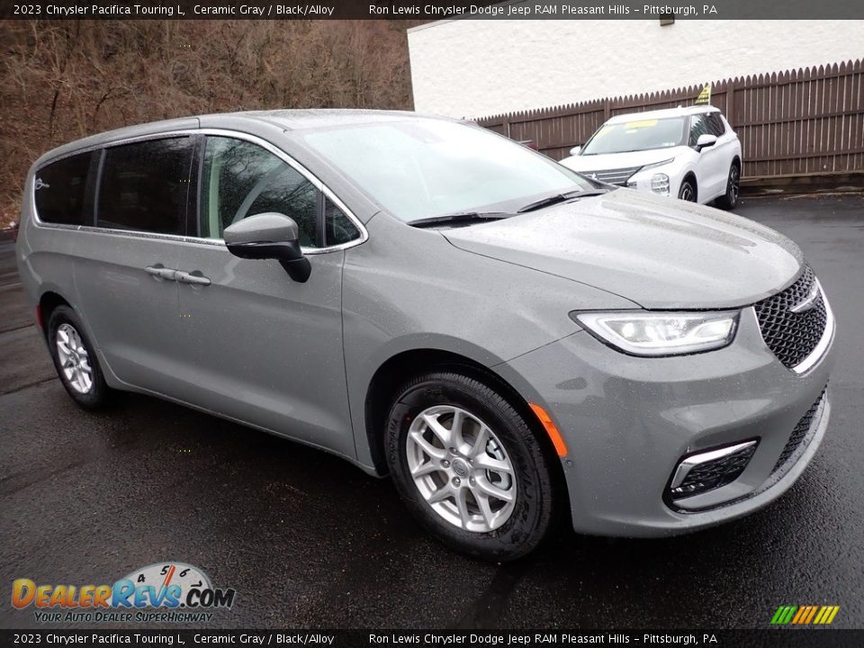 2023 Chrysler Pacifica Touring L Ceramic Gray / Black/Alloy Photo #8