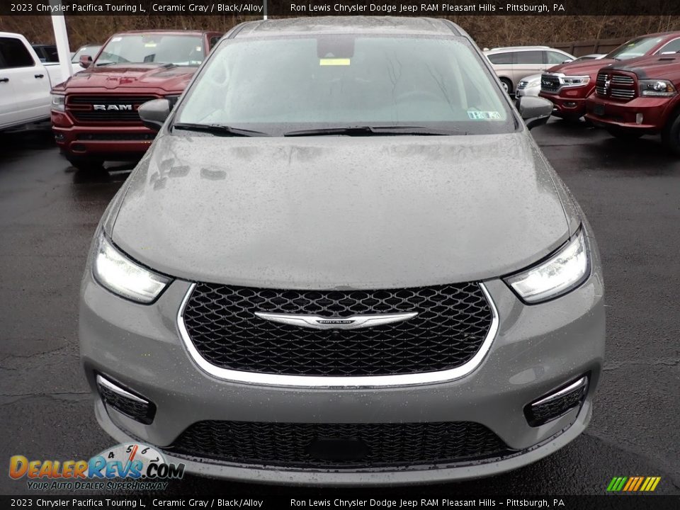 2023 Chrysler Pacifica Touring L Ceramic Gray / Black/Alloy Photo #9