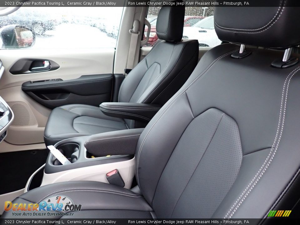 2023 Chrysler Pacifica Touring L Ceramic Gray / Black/Alloy Photo #11