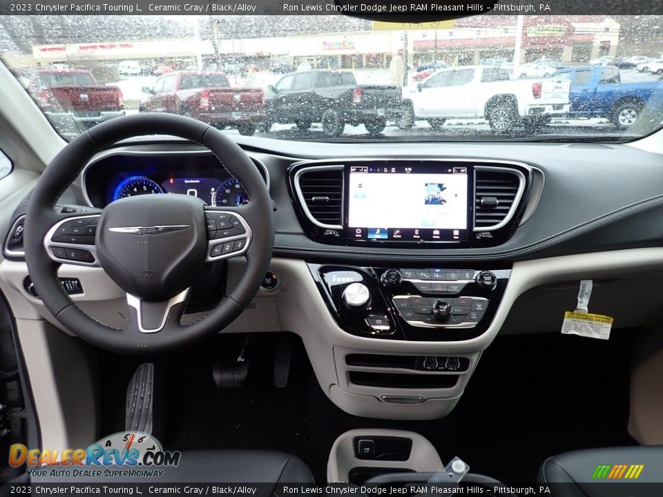 2023 Chrysler Pacifica Touring L Ceramic Gray / Black/Alloy Photo #14