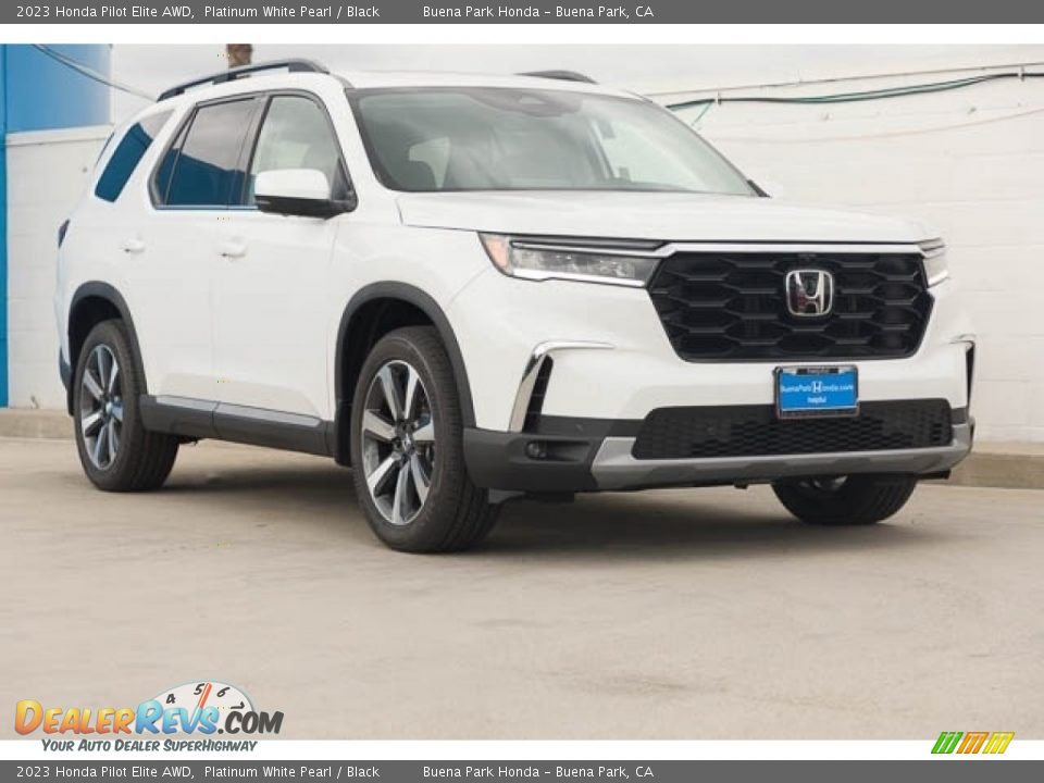 Front 3/4 View of 2023 Honda Pilot Elite AWD Photo #1