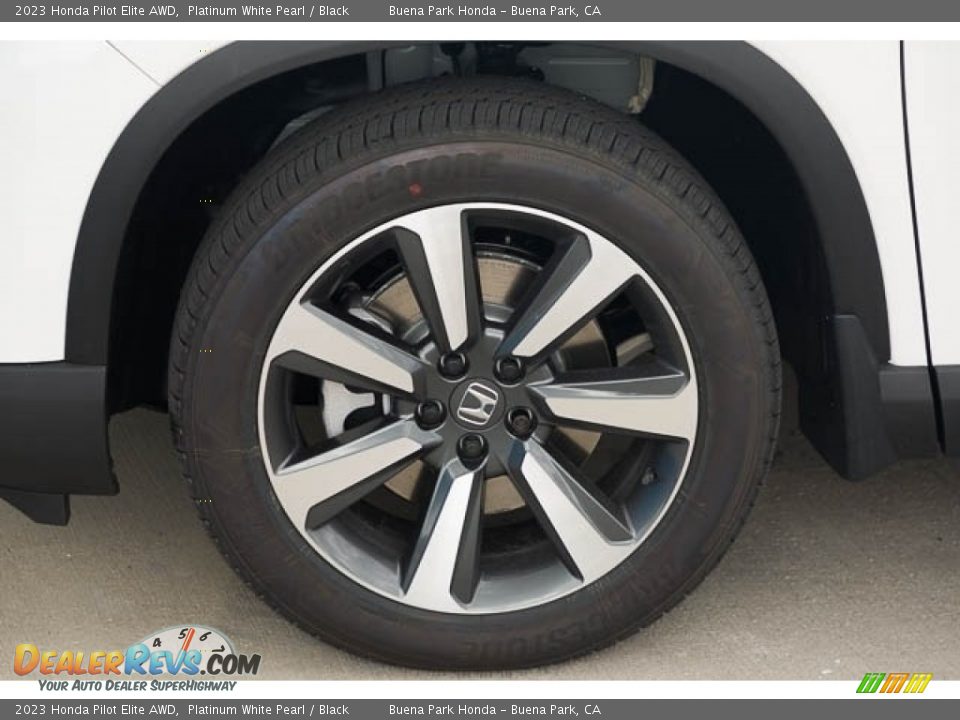 2023 Honda Pilot Elite AWD Wheel Photo #13