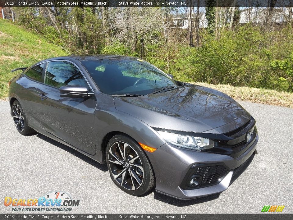 Front 3/4 View of 2019 Honda Civic Si Coupe Photo #4