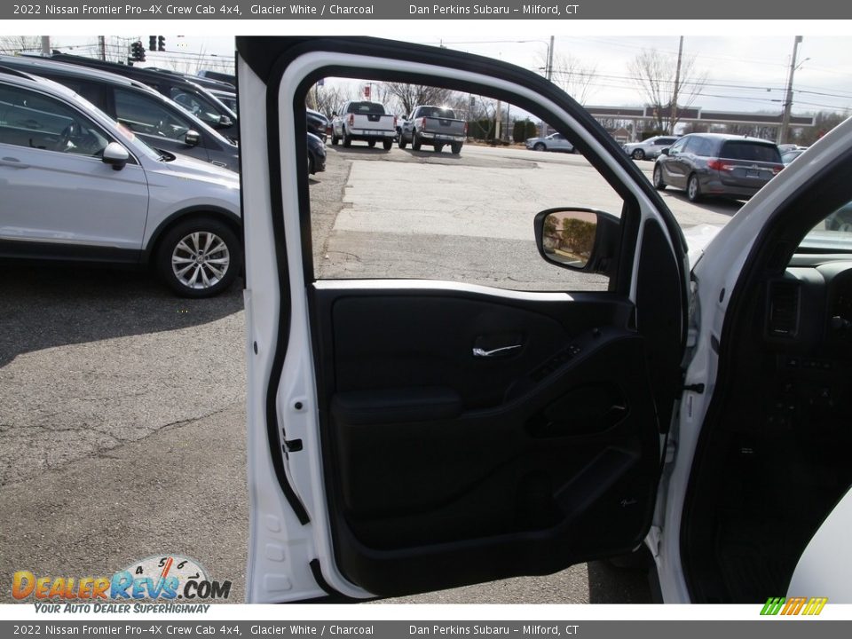 2022 Nissan Frontier Pro-4X Crew Cab 4x4 Glacier White / Charcoal Photo #9