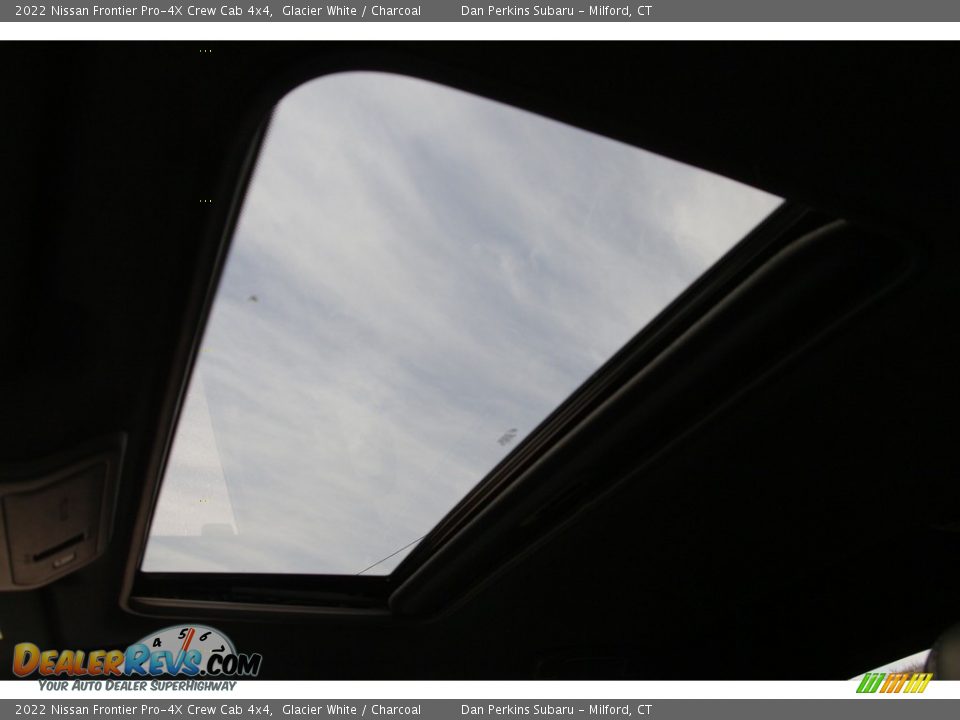 2022 Nissan Frontier Pro-4X Crew Cab 4x4 Glacier White / Charcoal Photo #11