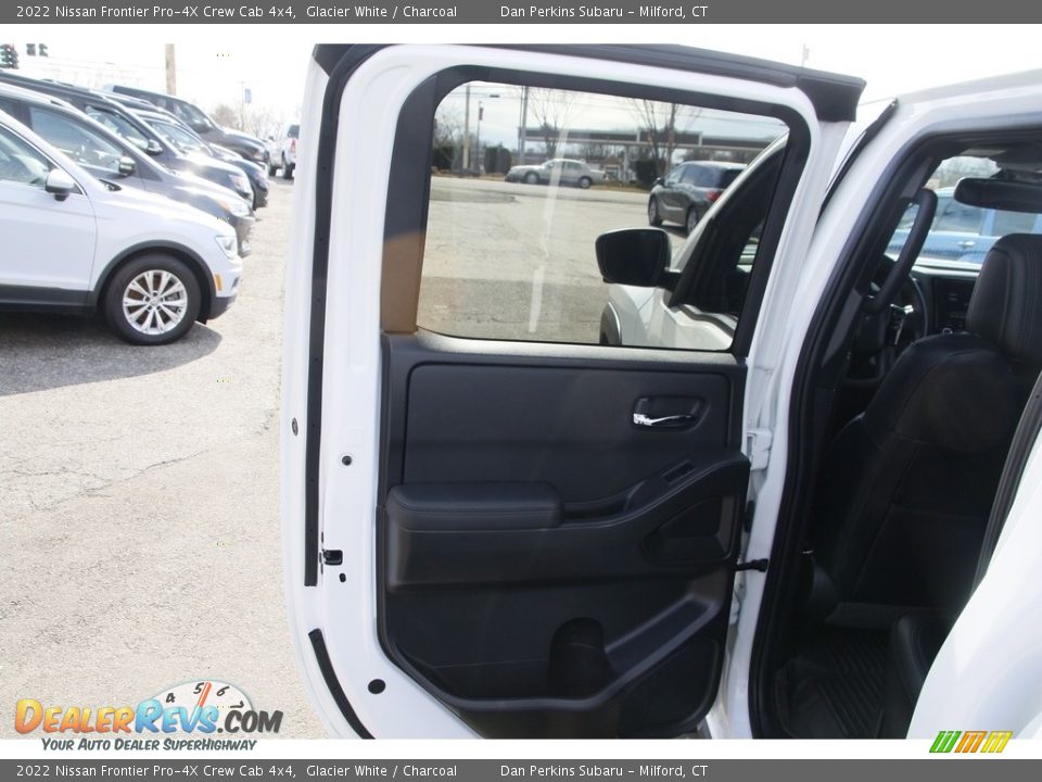 2022 Nissan Frontier Pro-4X Crew Cab 4x4 Glacier White / Charcoal Photo #12