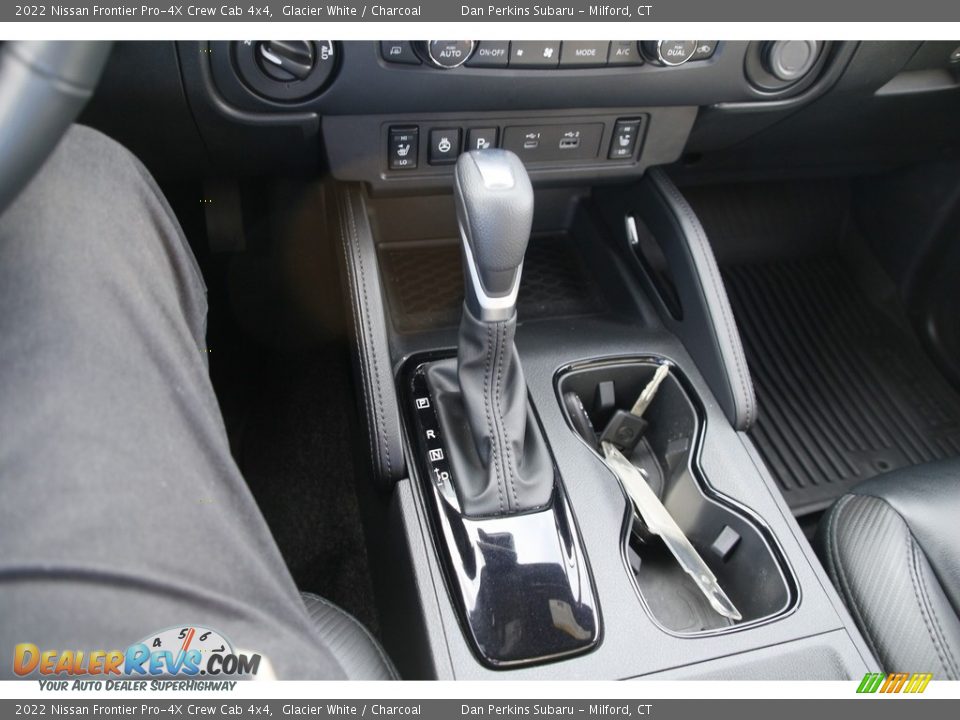 2022 Nissan Frontier Pro-4X Crew Cab 4x4 Shifter Photo #20