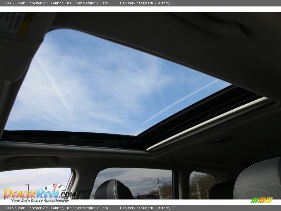 2016 Subaru Forester 2.5i Touring Ice Silver Metallic / Black Photo #11