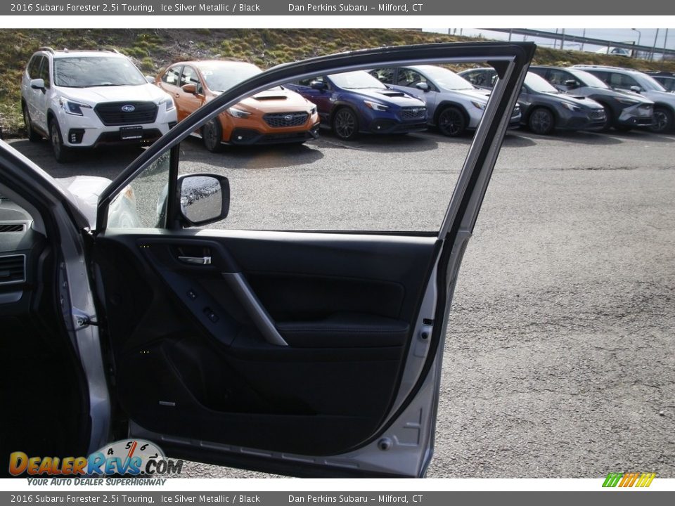 2016 Subaru Forester 2.5i Touring Ice Silver Metallic / Black Photo #18