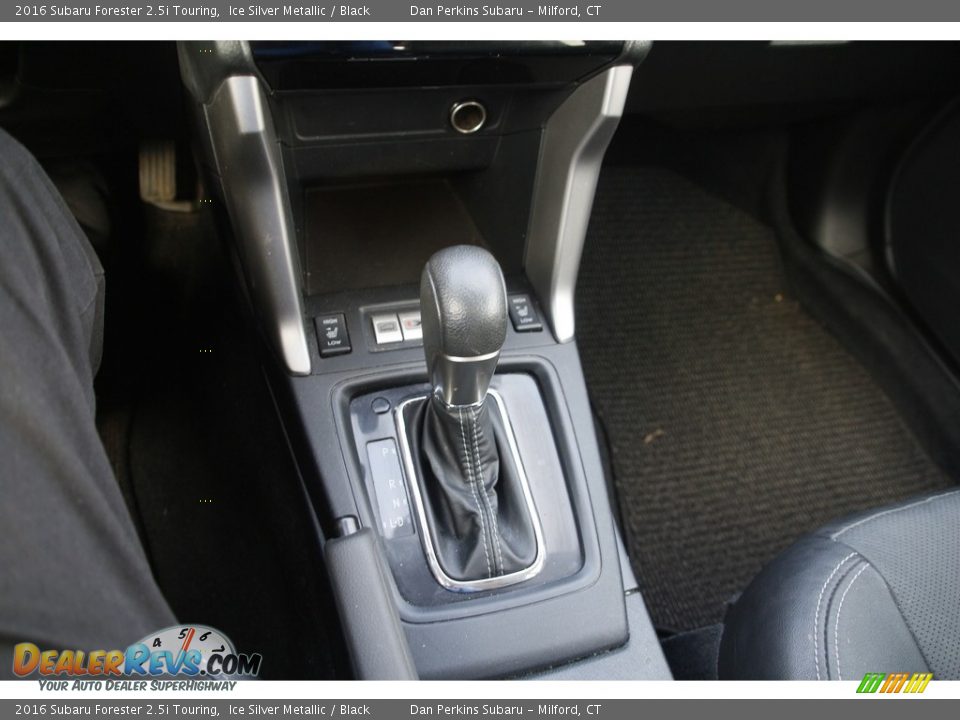 2016 Subaru Forester 2.5i Touring Ice Silver Metallic / Black Photo #24