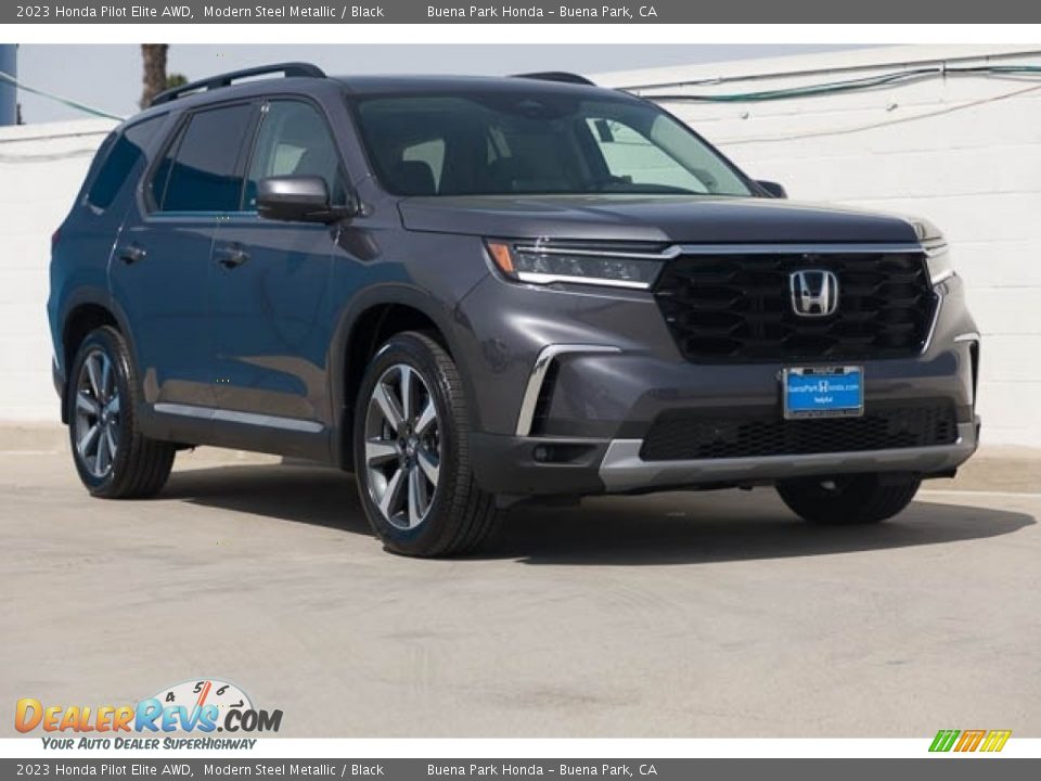 Front 3/4 View of 2023 Honda Pilot Elite AWD Photo #1