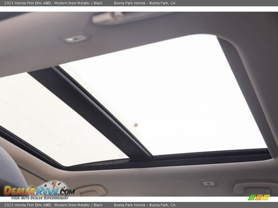 Sunroof of 2023 Honda Pilot Elite AWD Photo #25