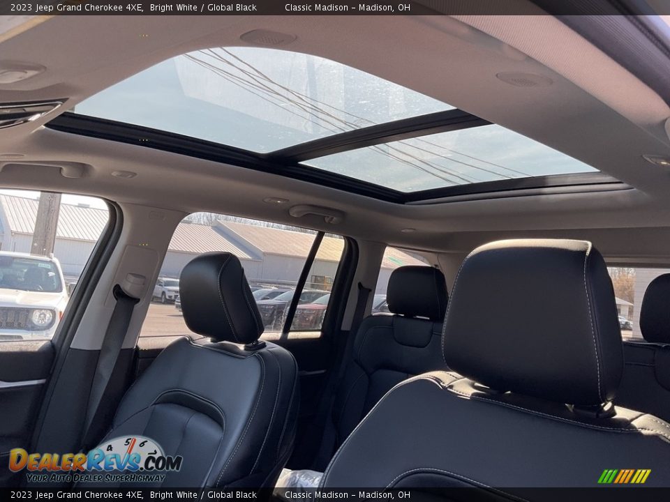 2023 Jeep Grand Cherokee 4XE Bright White / Global Black Photo #7