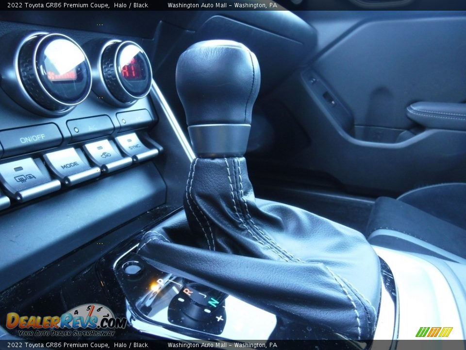 2022 Toyota GR86 Premium Coupe Shifter Photo #23