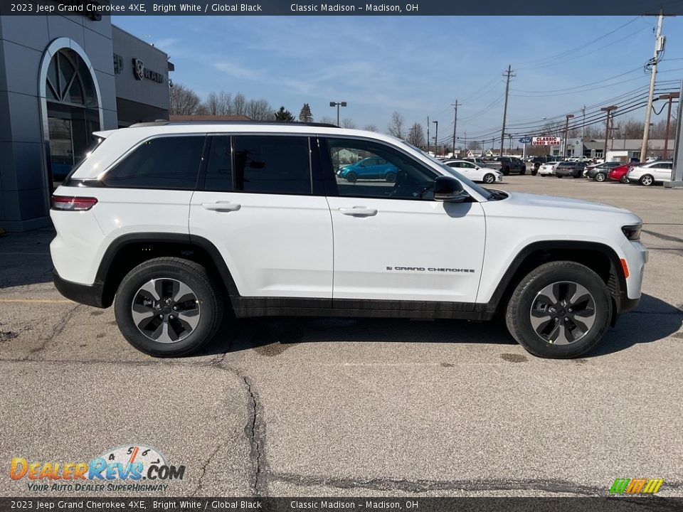 2023 Jeep Grand Cherokee 4XE Bright White / Global Black Photo #10