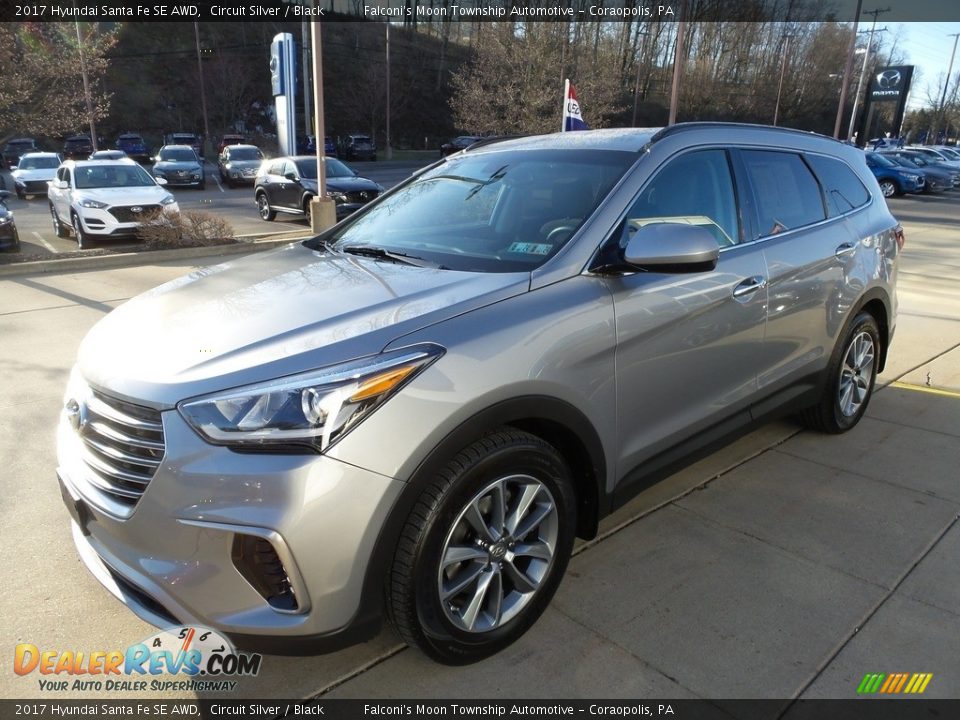 Front 3/4 View of 2017 Hyundai Santa Fe SE AWD Photo #6