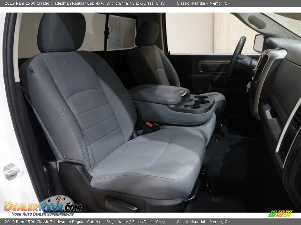 2019 Ram 1500 Classic Tradesman Regular Cab 4x4 Bright White / Black/Diesel Gray Photo #16