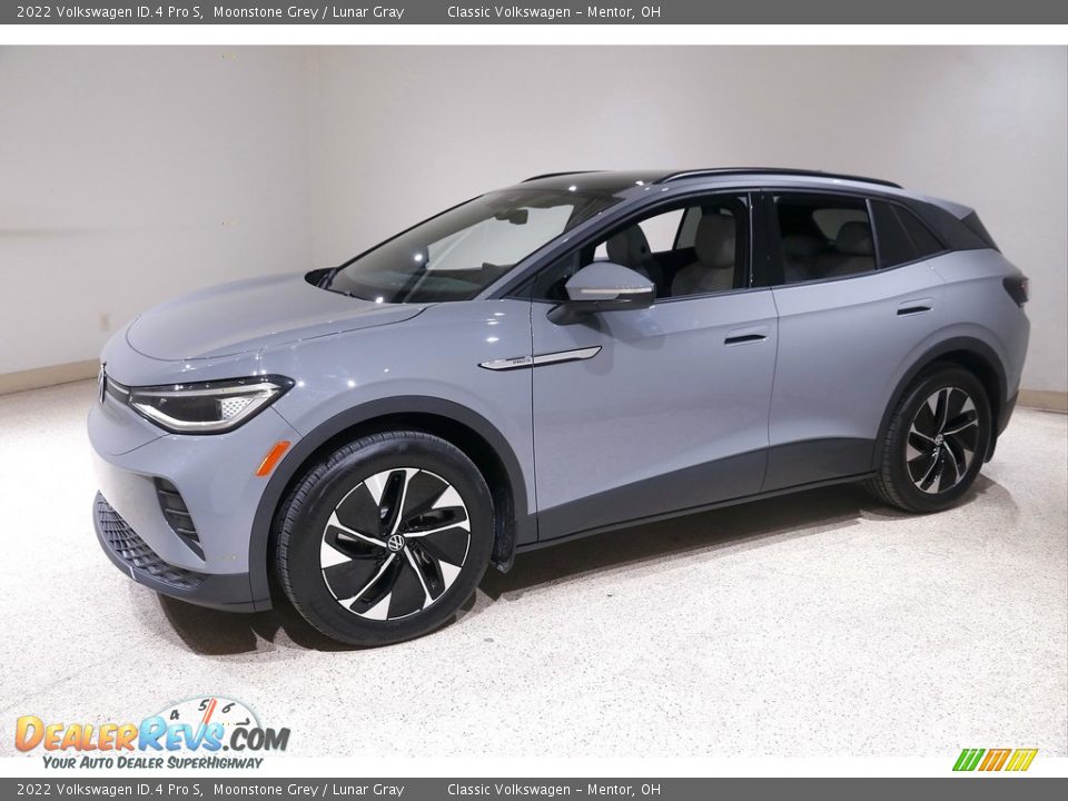 Front 3/4 View of 2022 Volkswagen ID.4 Pro S Photo #3
