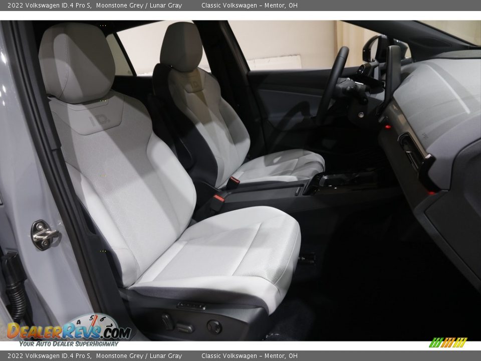 Front Seat of 2022 Volkswagen ID.4 Pro S Photo #18