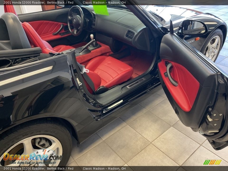 2001 Honda S2000 Roadster Berlina Black / Red Photo #3