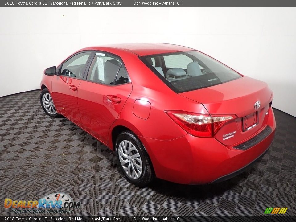 2018 Toyota Corolla LE Barcelona Red Metallic / Ash/Dark Gray Photo #10