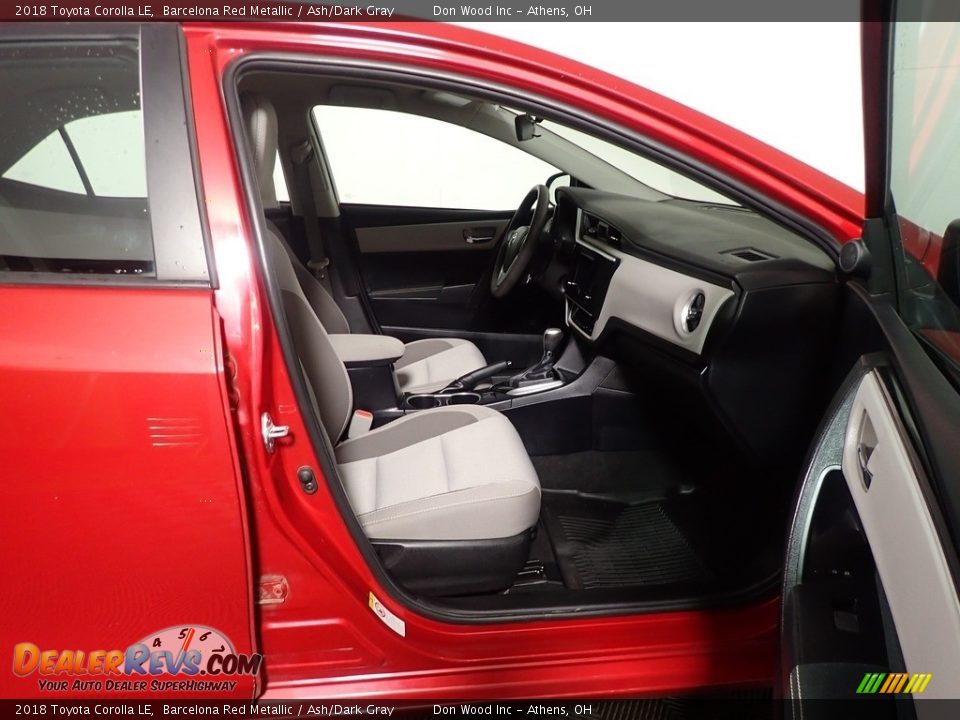 2018 Toyota Corolla LE Barcelona Red Metallic / Ash/Dark Gray Photo #35