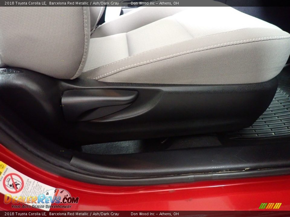 2018 Toyota Corolla LE Barcelona Red Metallic / Ash/Dark Gray Photo #36