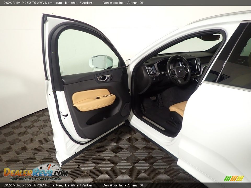 2020 Volvo XC60 T6 AWD Momentum Ice White / Amber Photo #18