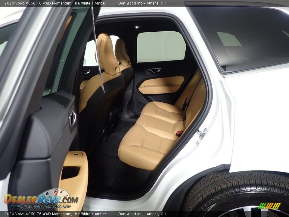 2020 Volvo XC60 T6 AWD Momentum Ice White / Amber Photo #33