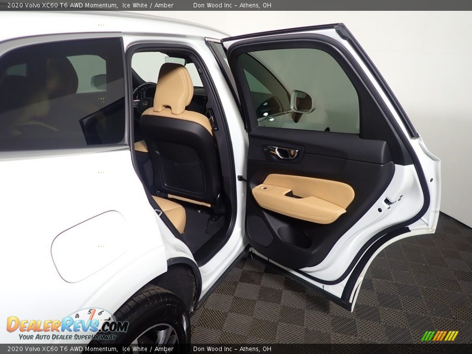 2020 Volvo XC60 T6 AWD Momentum Ice White / Amber Photo #34