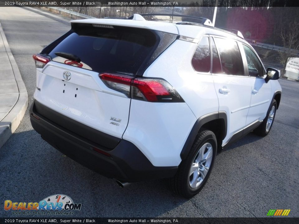 2019 Toyota RAV4 XLE AWD Super White / Black Photo #18