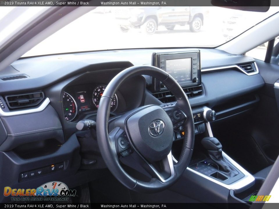 2019 Toyota RAV4 XLE AWD Super White / Black Photo #22