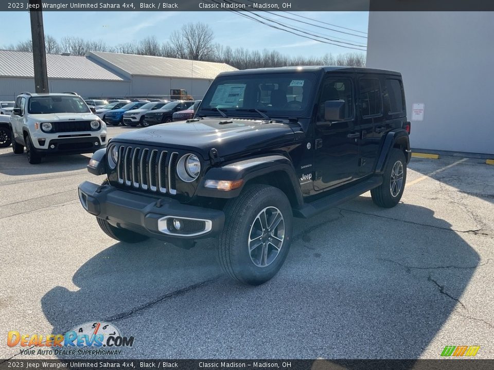2023 Jeep Wrangler Unlimited Sahara 4x4 Black / Black Photo #7