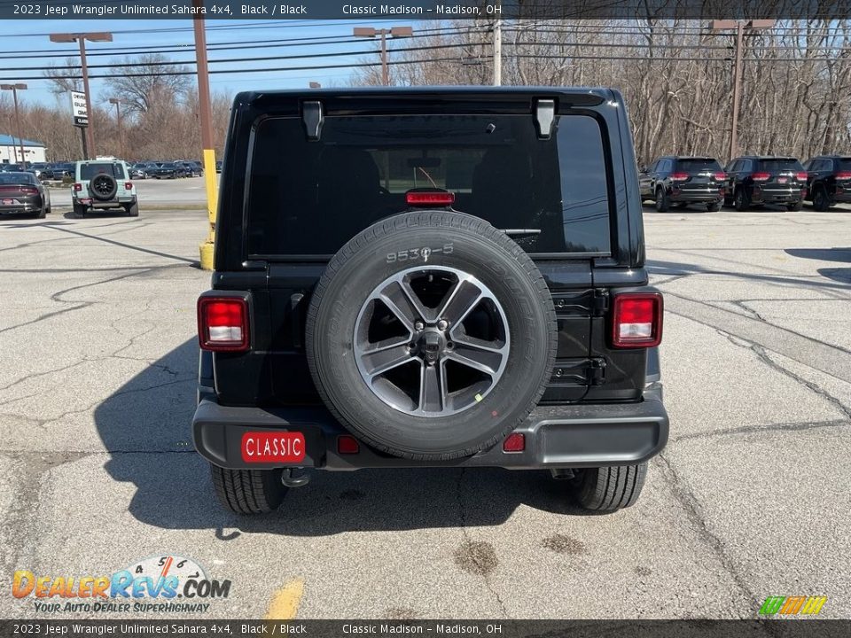 2023 Jeep Wrangler Unlimited Sahara 4x4 Black / Black Photo #12