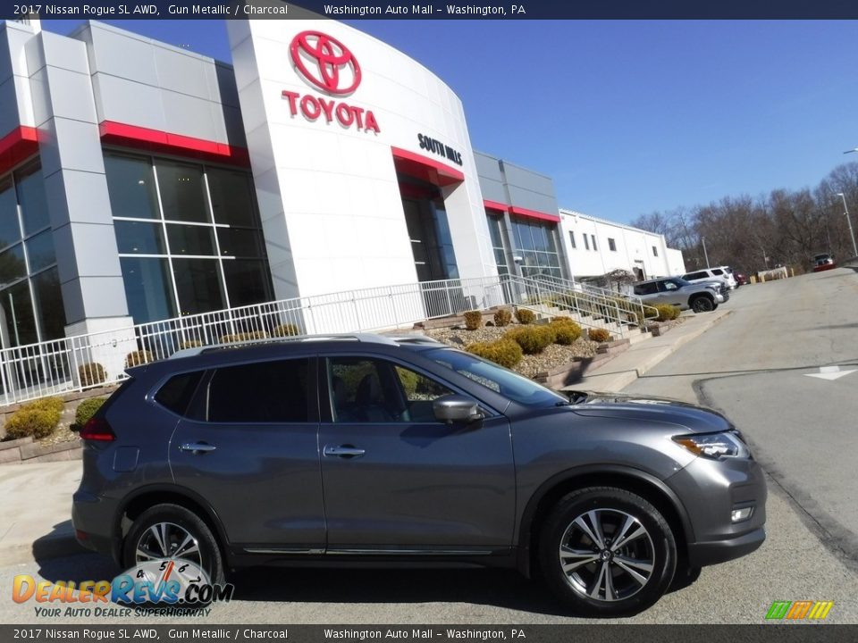 2017 Nissan Rogue SL AWD Gun Metallic / Charcoal Photo #2