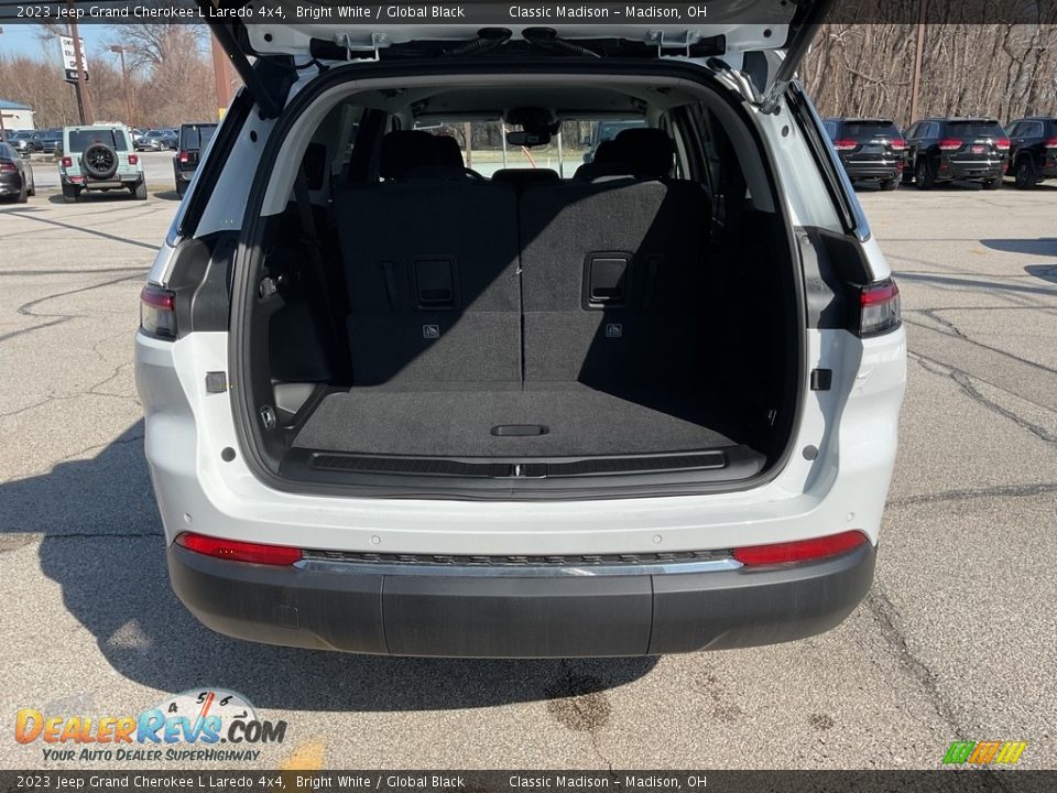2023 Jeep Grand Cherokee L Laredo 4x4 Bright White / Global Black Photo #12