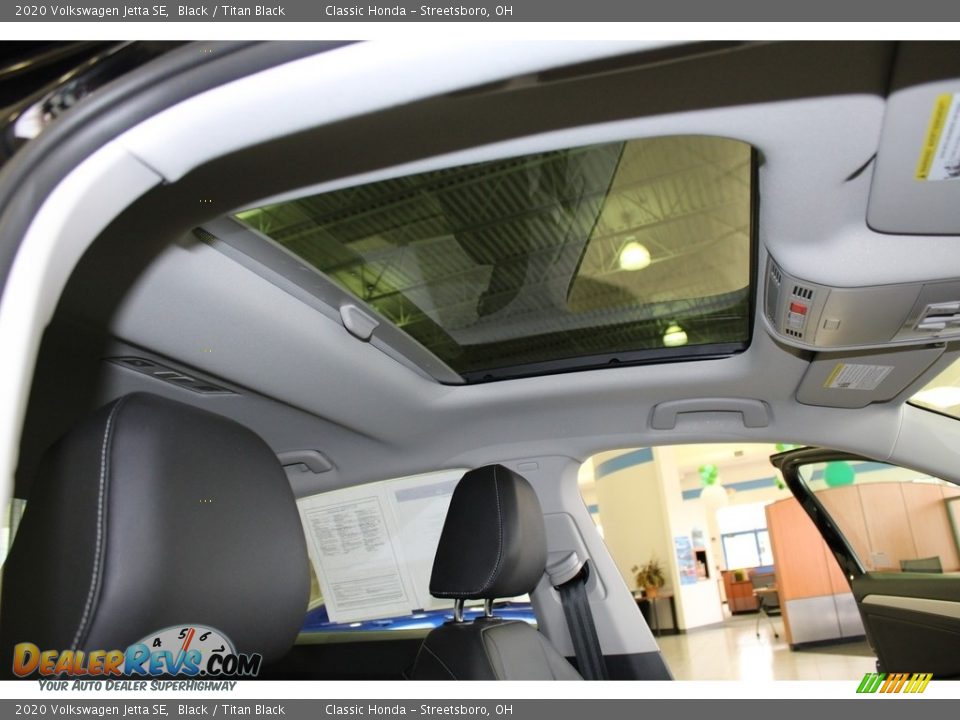 2020 Volkswagen Jetta SE Black / Titan Black Photo #17