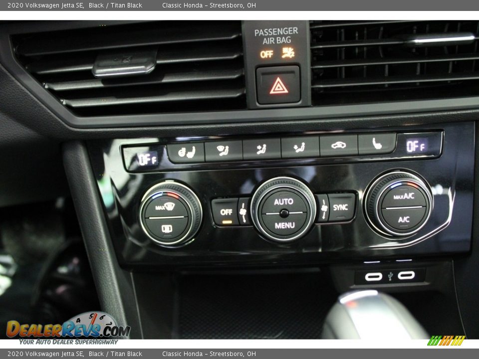 2020 Volkswagen Jetta SE Black / Titan Black Photo #35