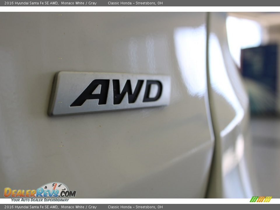 2016 Hyundai Santa Fe SE AWD Monaco White / Gray Photo #10