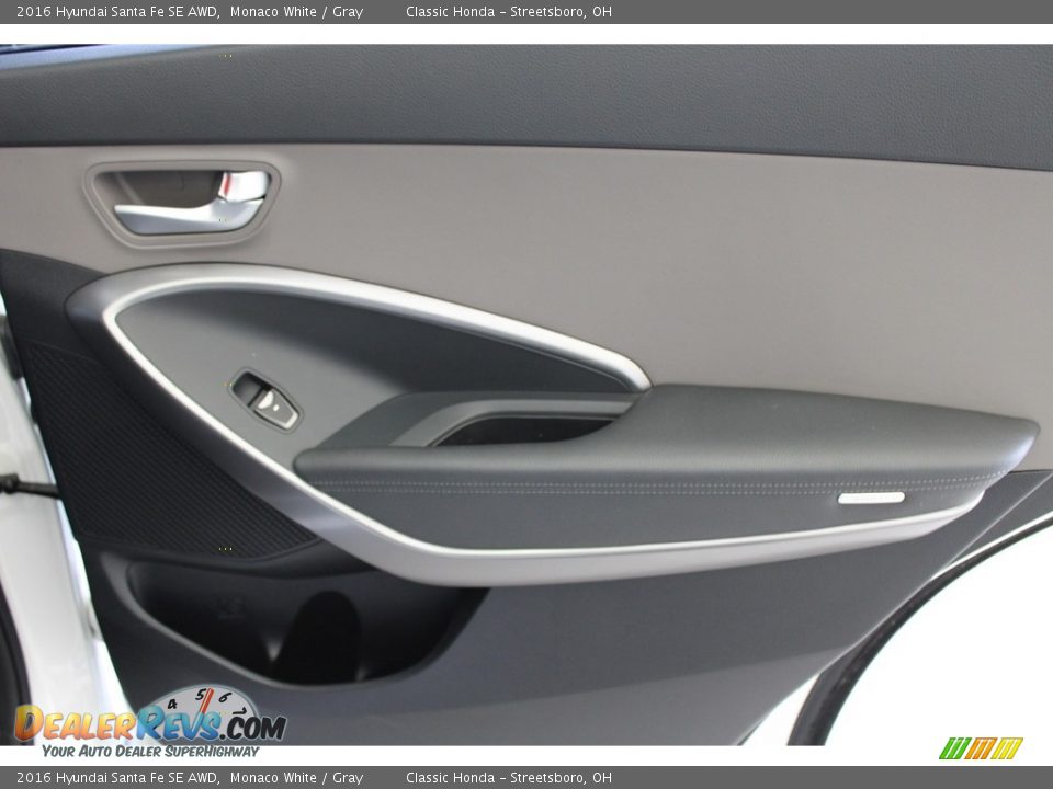 Door Panel of 2016 Hyundai Santa Fe SE AWD Photo #30