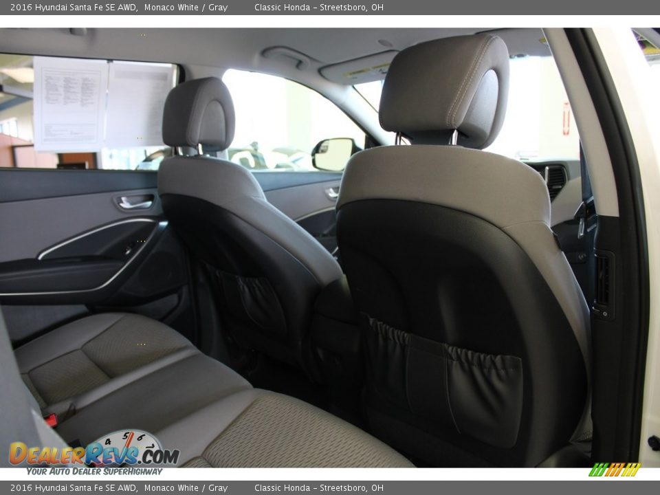 Rear Seat of 2016 Hyundai Santa Fe SE AWD Photo #31