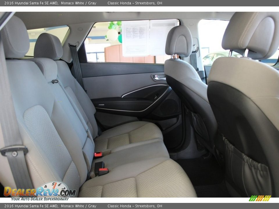 Rear Seat of 2016 Hyundai Santa Fe SE AWD Photo #32