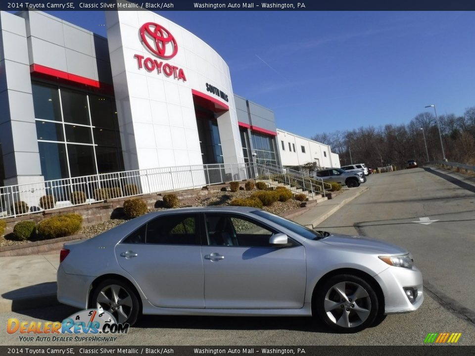 2014 Toyota Camry SE Classic Silver Metallic / Black/Ash Photo #2