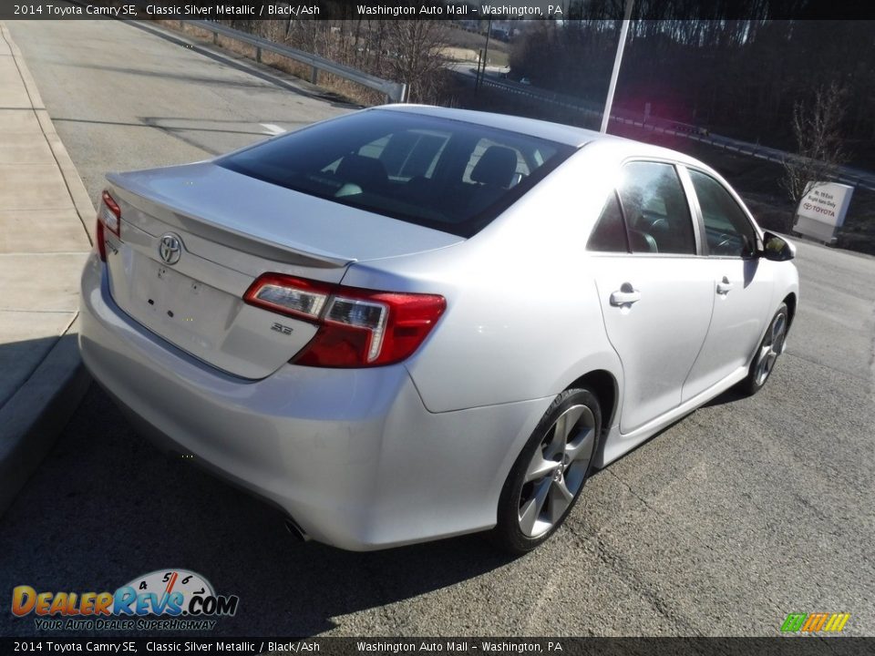 2014 Toyota Camry SE Classic Silver Metallic / Black/Ash Photo #16