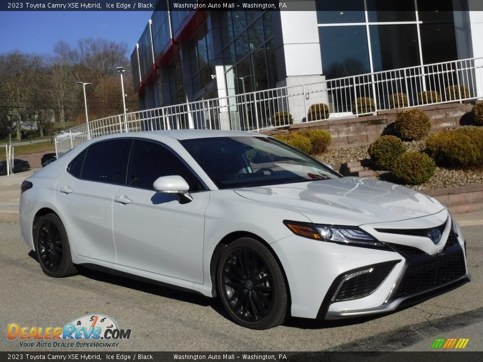 Front 3/4 View of 2023 Toyota Camry XSE Hybrid Photo #1