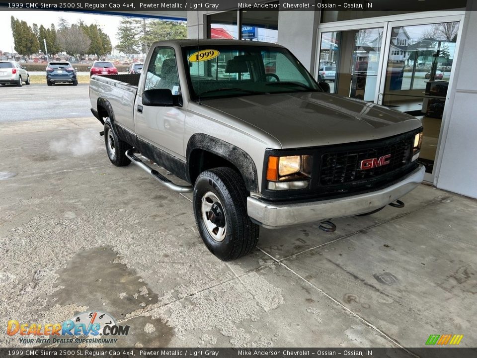 Front 3/4 View of 1999 GMC Sierra 2500 SL Regular Cab 4x4 Photo #5