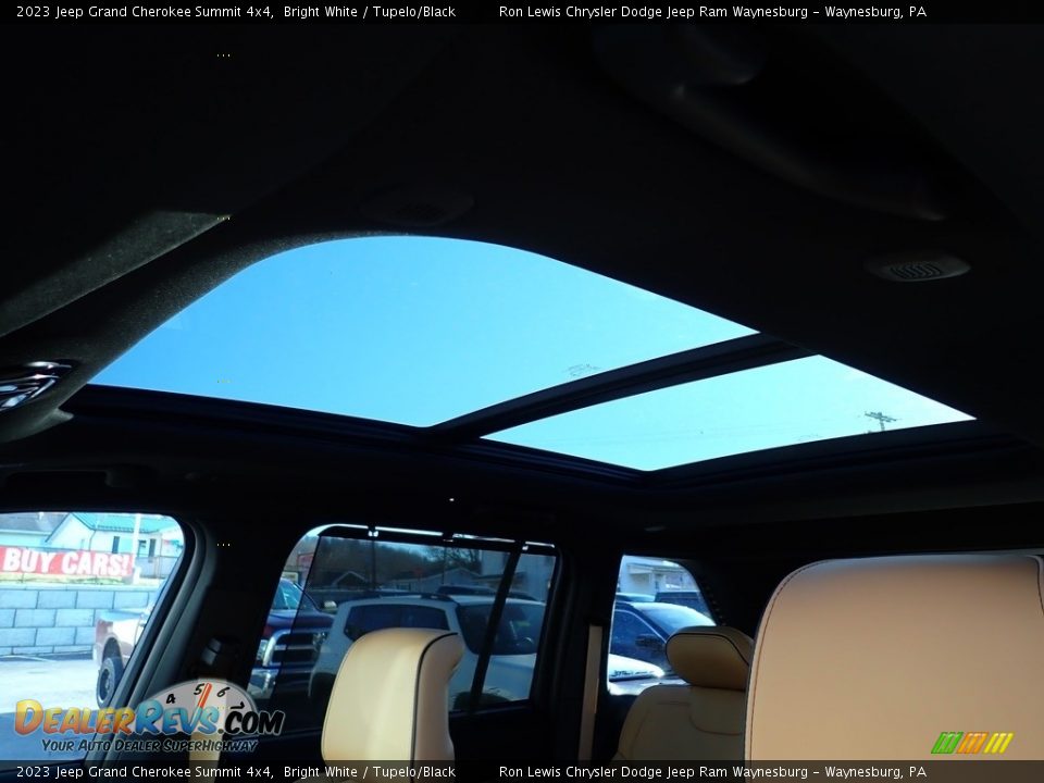 Sunroof of 2023 Jeep Grand Cherokee Summit 4x4 Photo #17