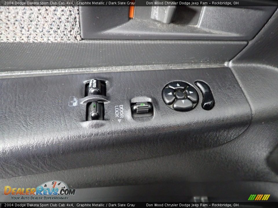2004 Dodge Dakota Sport Club Cab 4x4 Graphite Metallic / Dark Slate Gray Photo #9