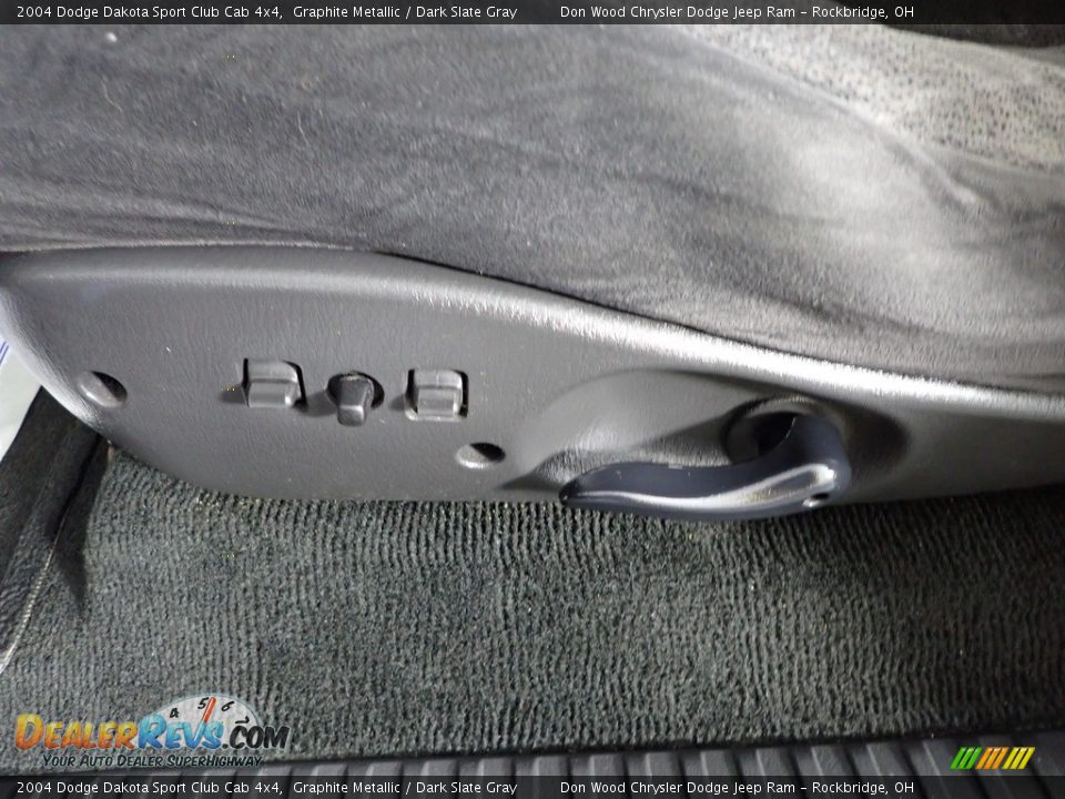 2004 Dodge Dakota Sport Club Cab 4x4 Graphite Metallic / Dark Slate Gray Photo #10